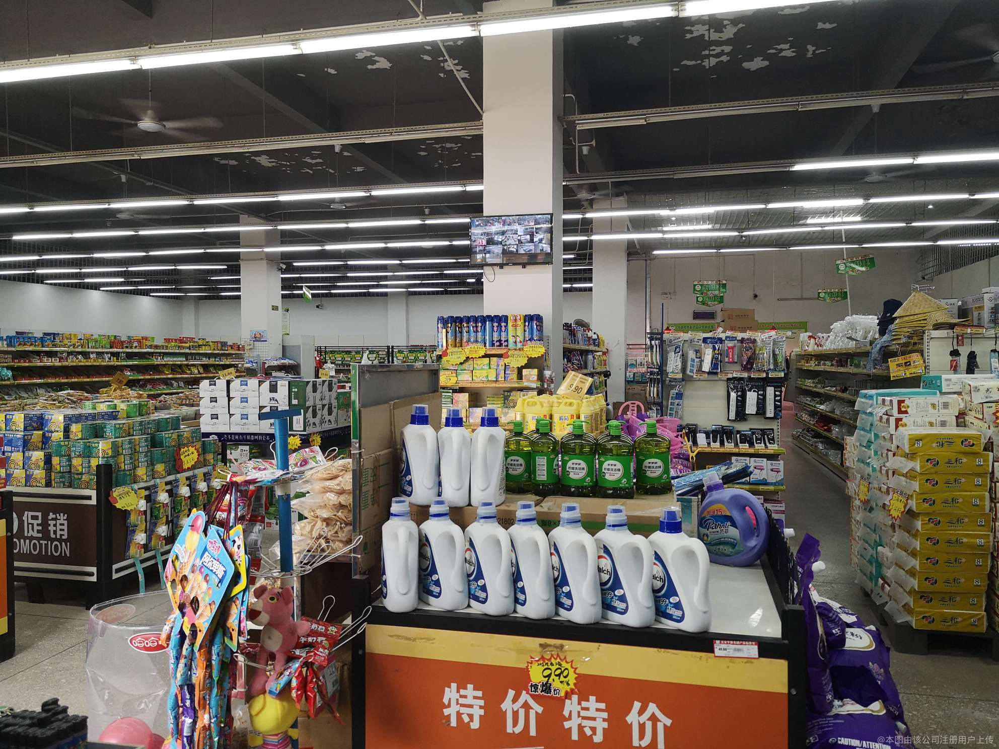 河源市源城區(qū)匯綠商行 時(shí)尚與品質(zhì)并重的服裝銷售新典范